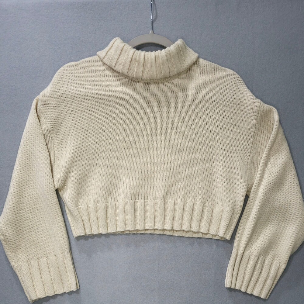 H&M Divided Cozy Cropped Turtleneck Sweater - Size M